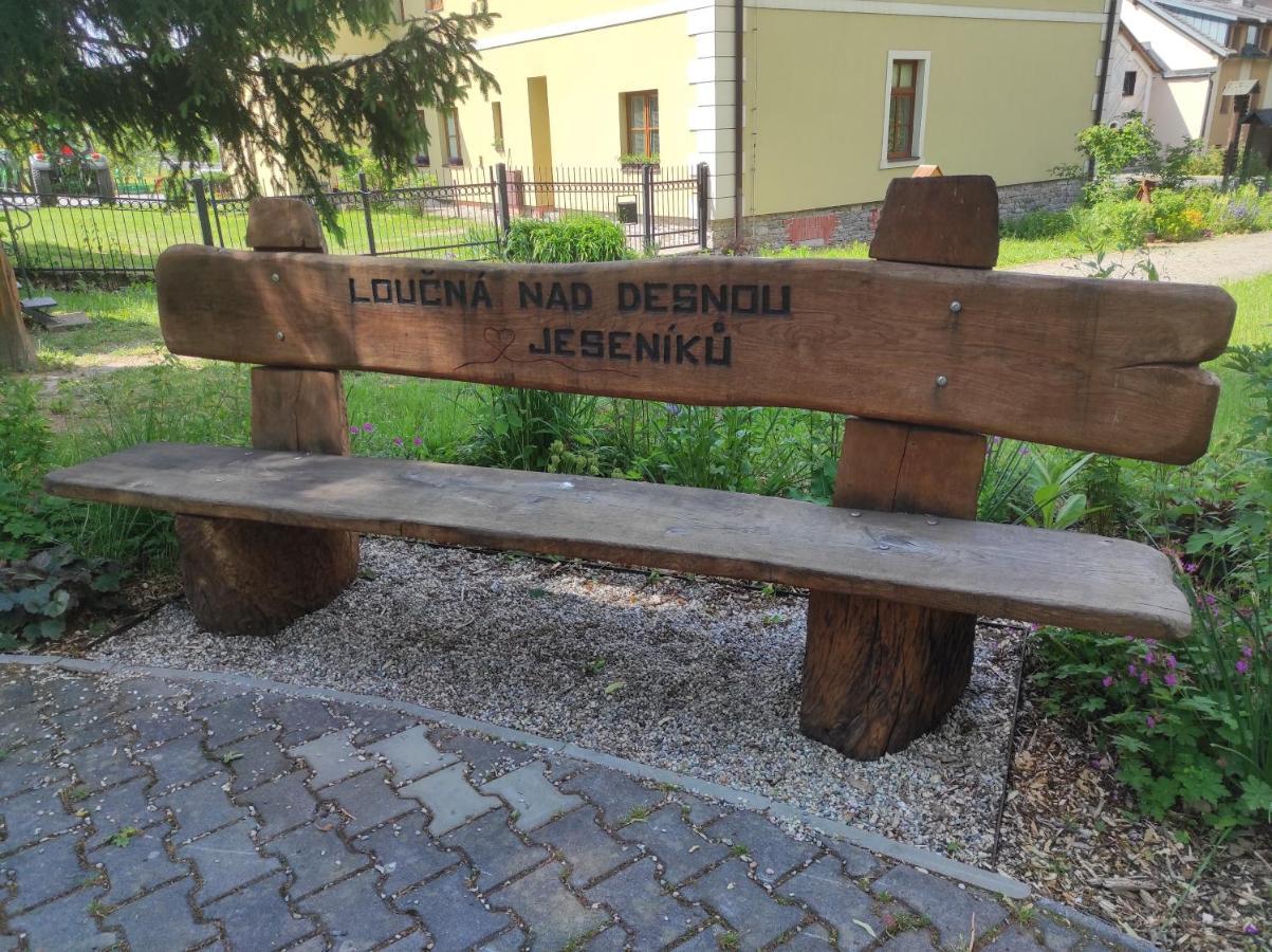 Appartamento Dobre Misto Loučná nad Desnou Esterno foto